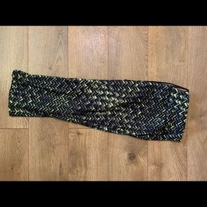 Fitted athletic capris